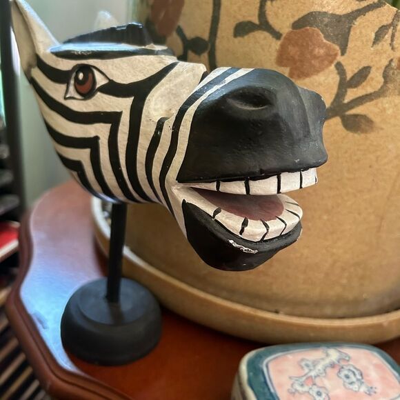 Rare Unique, vintage 90s hand-carved zebra head sculpture made Indonesia 8"x8.5" - Picture 1 of 13